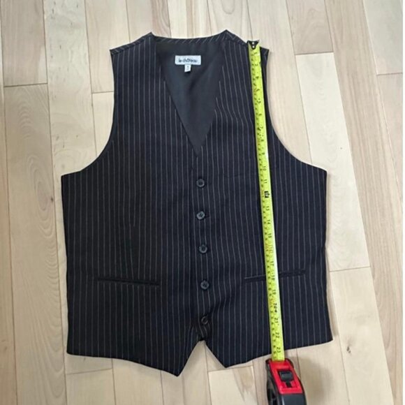 Vintage Le Château black pinstripe vest, tailored with a sharp fit - Picture 5 of 8